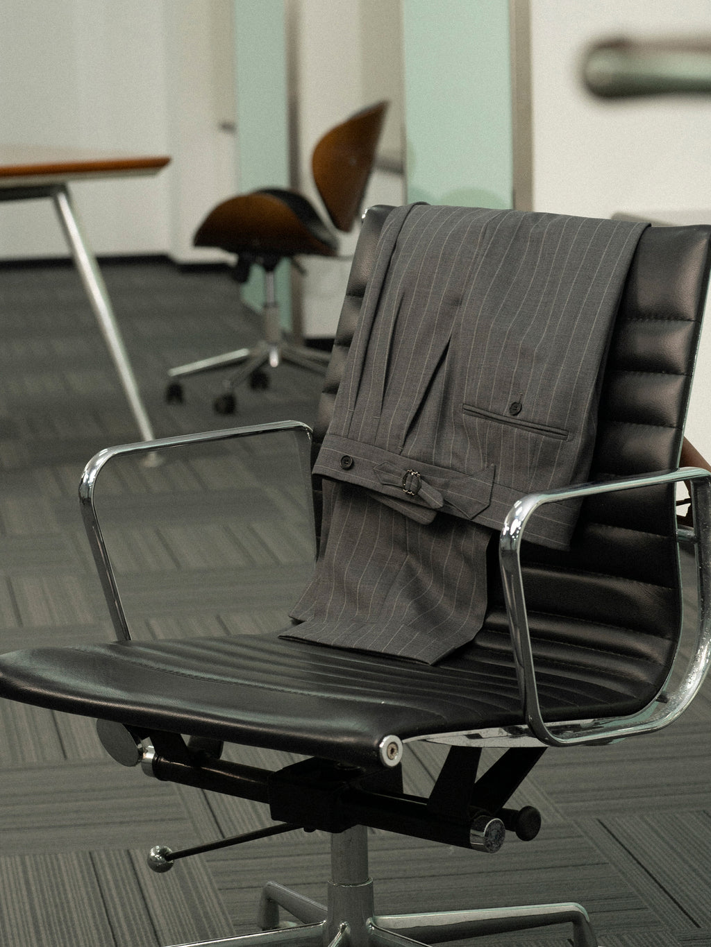 70% Australian Wool Striped Double-Pleated Dress Pants