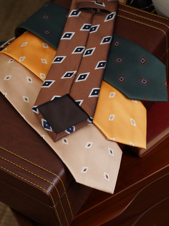 Retro 8cm Fully Lined Diamond Pattern Tie